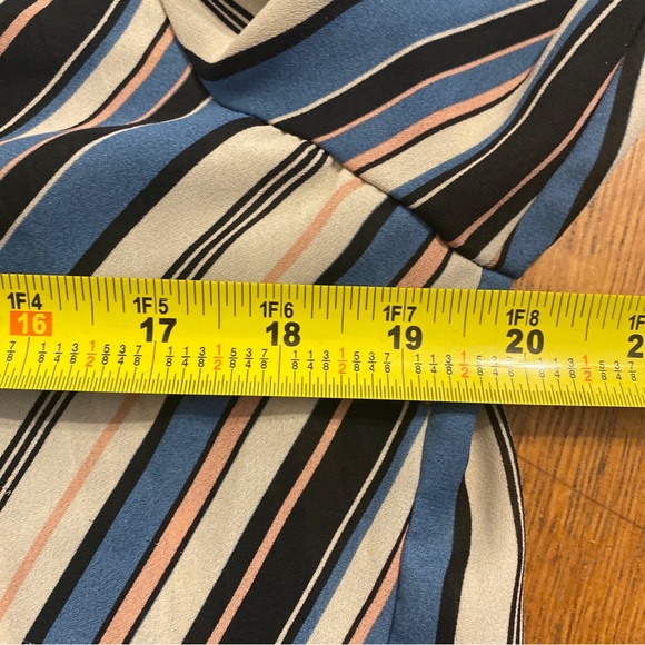 W5 ANTHROPOLOGIE Women's Small Blue White Pink Hanging Split Sleeve Top Blouse - Picture 11 of 14